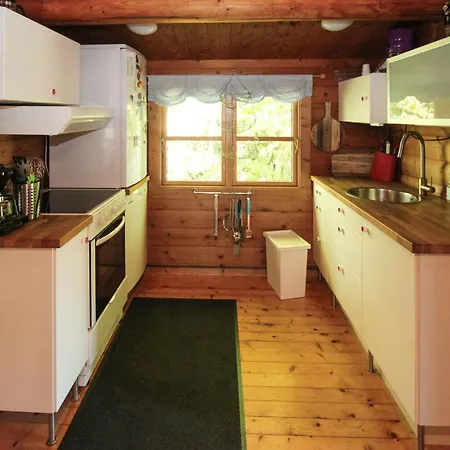 3 Bedroom Beautiful In Casa de Férias
