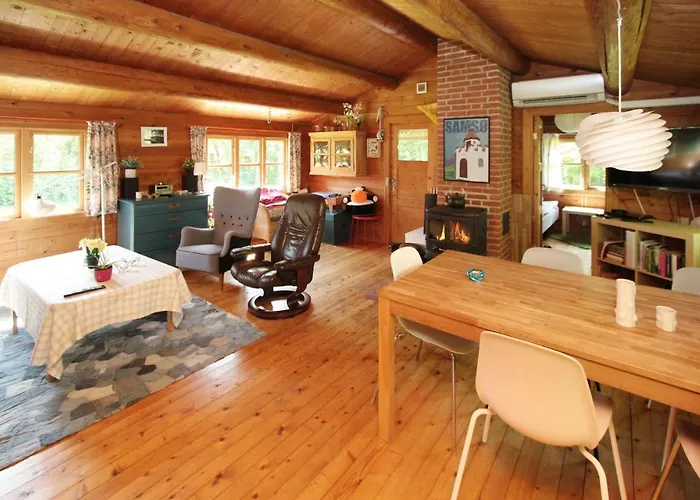 3 Bedroom Beautiful In Hébergement de vacances Samsø