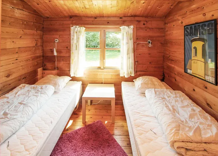 3 Bedroom Beautiful In Hébergement de vacances *